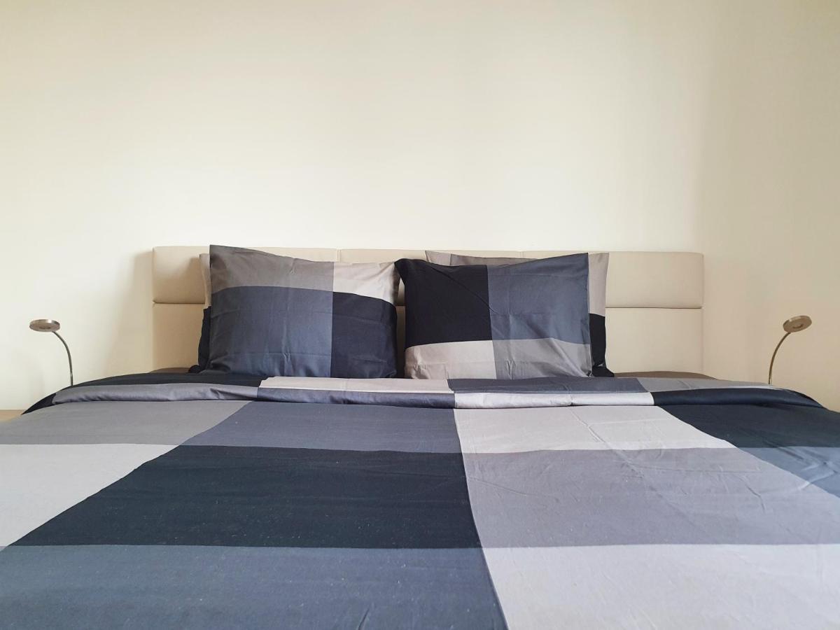 Near Lake Spacious & Furnished Beautiful Apartment Wien Exteriör bild