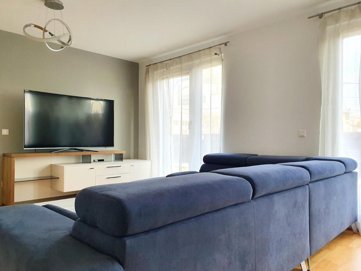 Near Lake Spacious & Furnished Beautiful Apartment Wien Exteriör bild