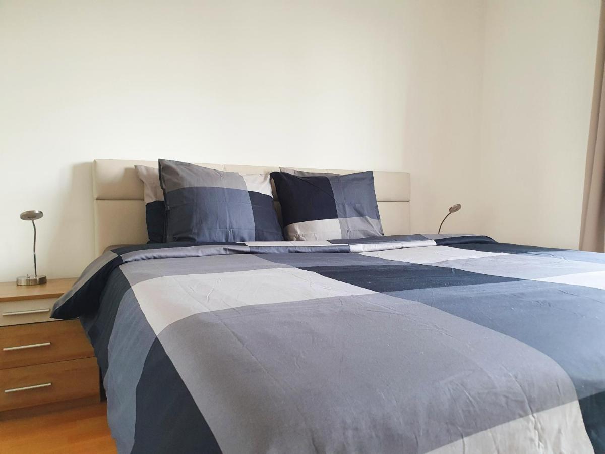 Near Lake Spacious & Furnished Beautiful Apartment Wien Exteriör bild
