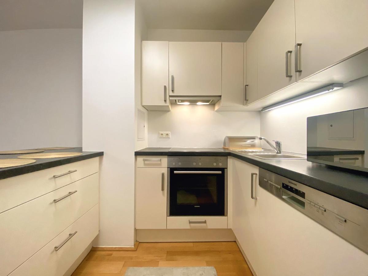 Near Lake Spacious & Furnished Beautiful Apartment Wien Exteriör bild