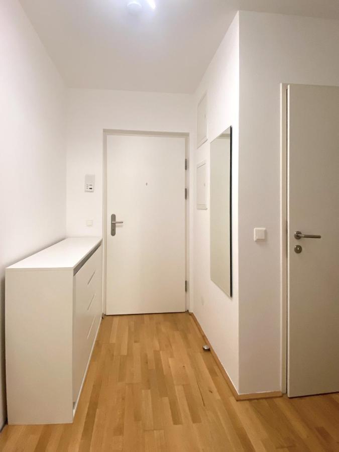 Near Lake Spacious & Furnished Beautiful Apartment Wien Exteriör bild