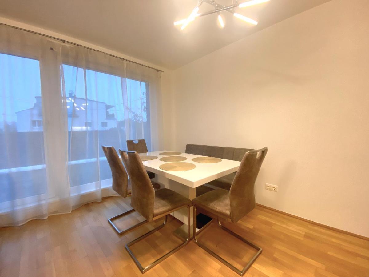 Near Lake Spacious & Furnished Beautiful Apartment Wien Exteriör bild