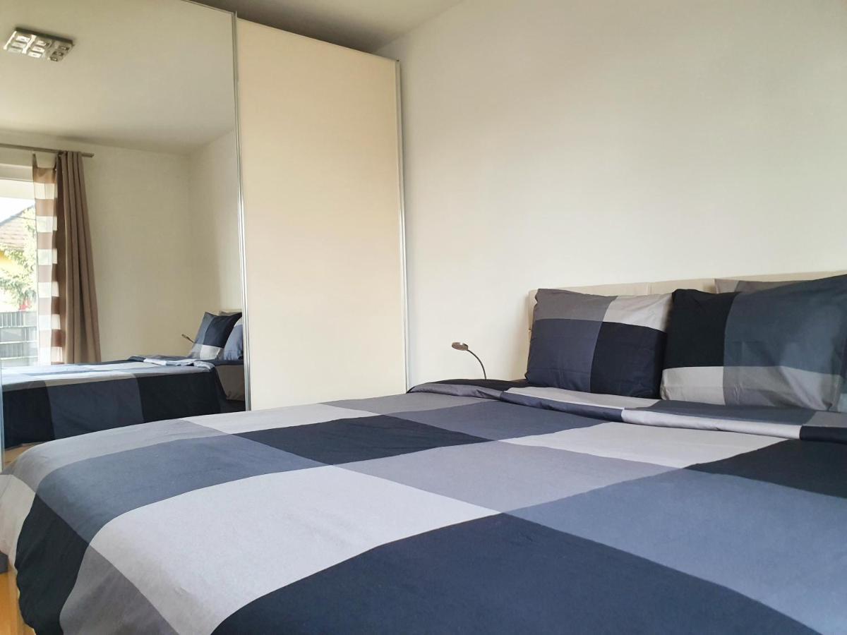 Near Lake Spacious & Furnished Beautiful Apartment Wien Exteriör bild
