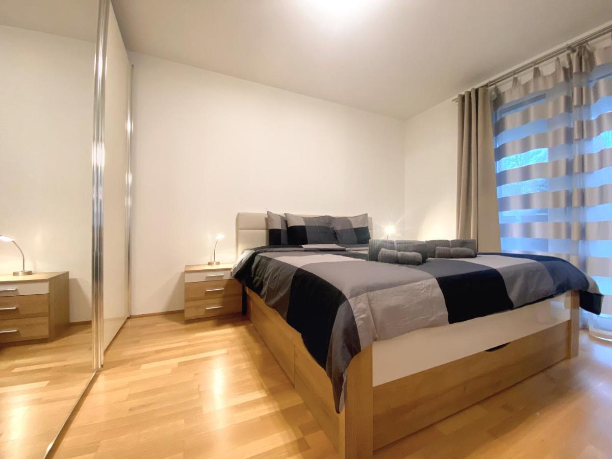 Near Lake Spacious & Furnished Beautiful Apartment Wien Exteriör bild
