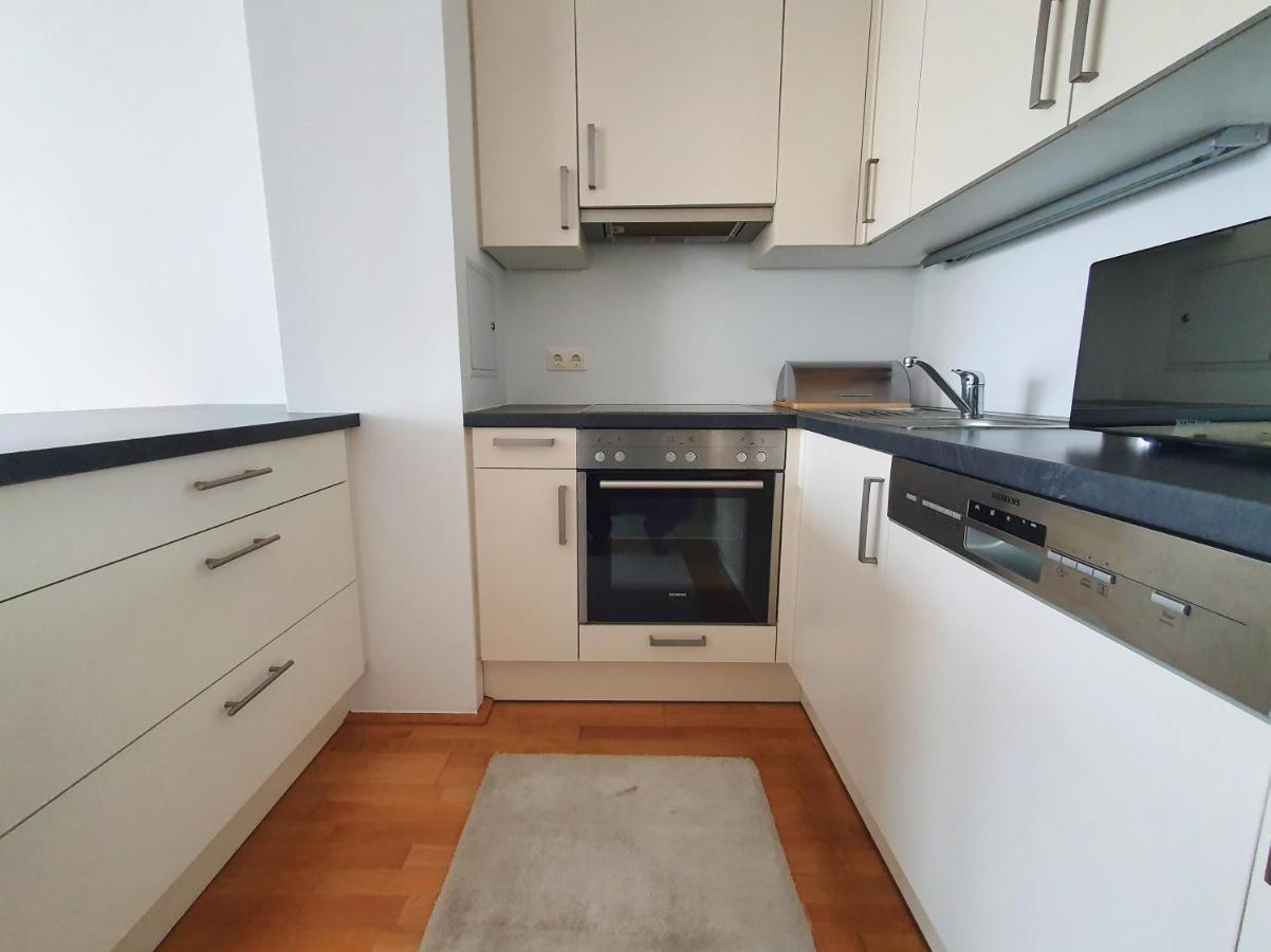 Near Lake Spacious & Furnished Beautiful Apartment Wien Exteriör bild