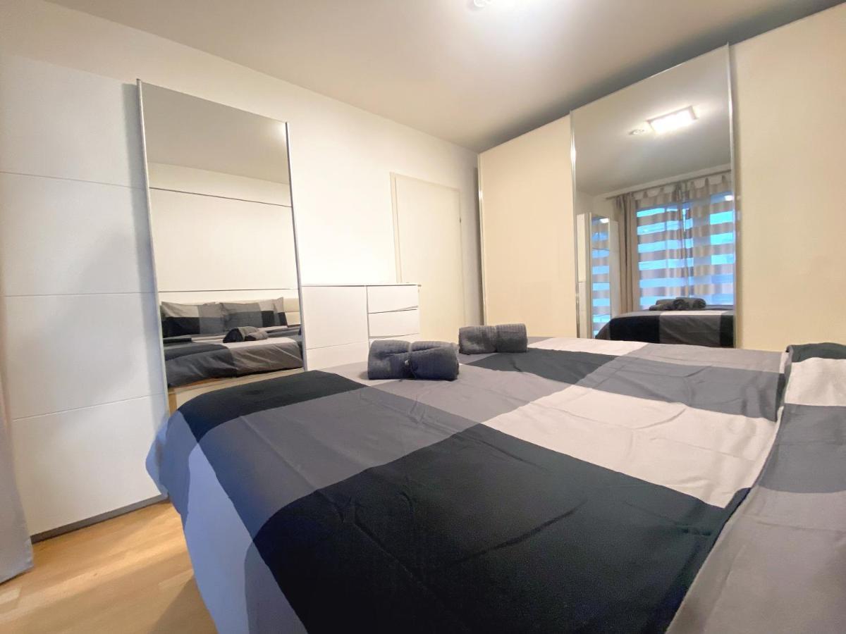 Near Lake Spacious & Furnished Beautiful Apartment Wien Exteriör bild