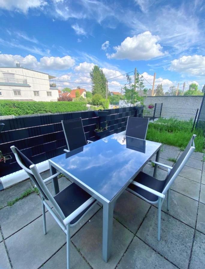 Near Lake Spacious & Furnished Beautiful Apartment Wien Exteriör bild